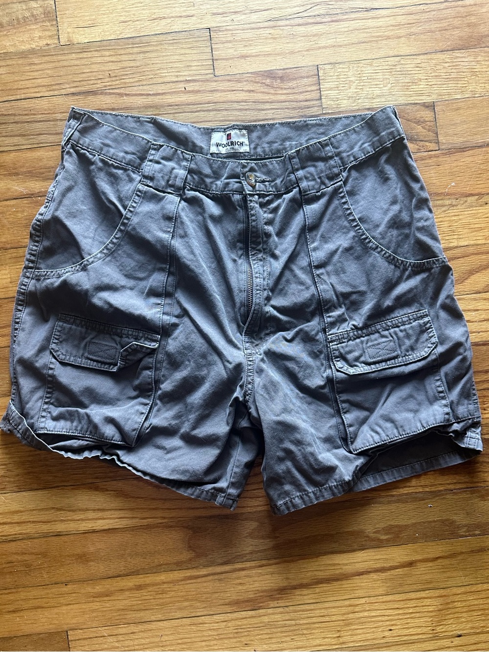 Woolrich Men's Cargo Shorts in Charcoal Gray Size 34